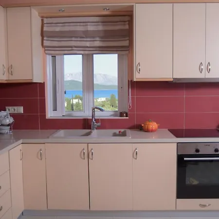 Elina's Maisonette וילה